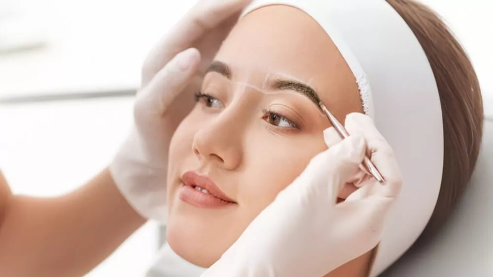 Üsküdar’da Microblading Nedir, Nasıl Yapılır? Kalıcı Kaş Güzelliğinin Sırrı